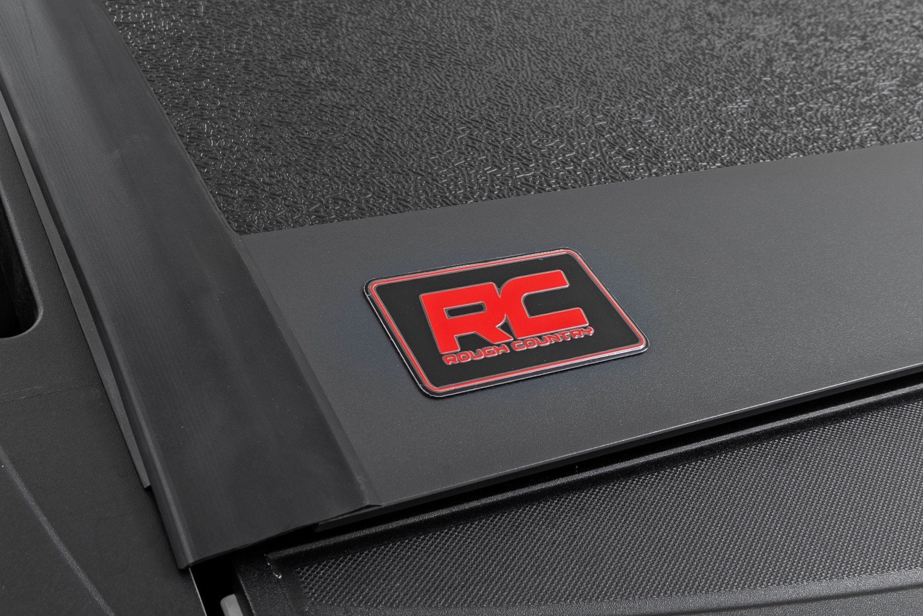 Hard Low Profile Bed Cover | 6'6" Bed | Chevrolet Silverado/GMC Sierra 1500 | 2019-2022 | Rough Country | 47120650B - Image 6