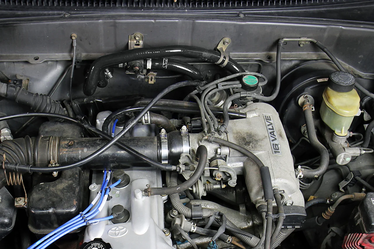 HPS 57-1746H-BLK Toyota 1995-2004 Tacoma 2.4L & 2.7L 4Cyl-Heater Hose - Image 2
