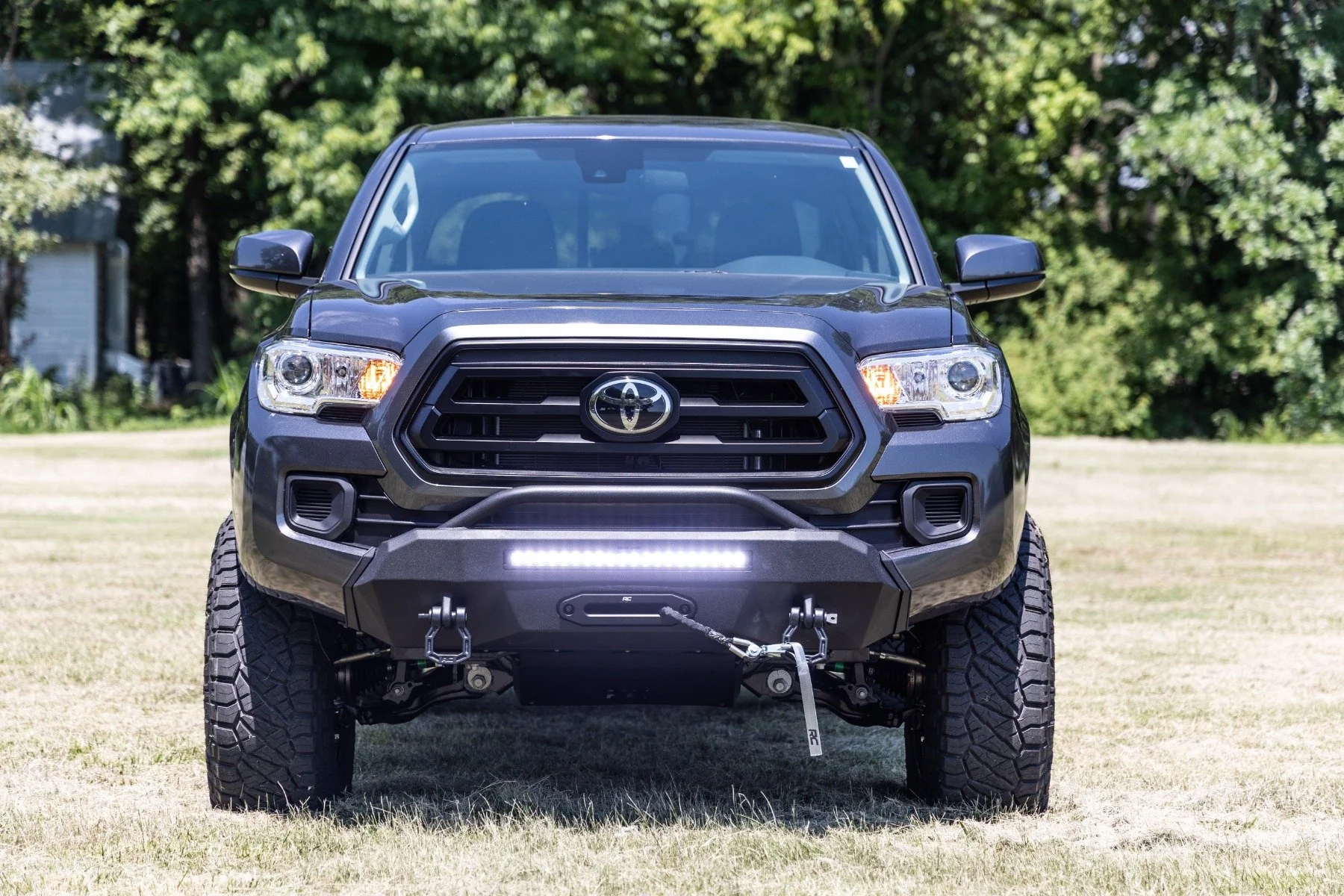 Front Bumper | Hybrid | 9500-Lb Pro Series Winch | Synthetic Rope | Toyota Tacoma | 2016-2022 | Rough Country | 10714 - Image 5