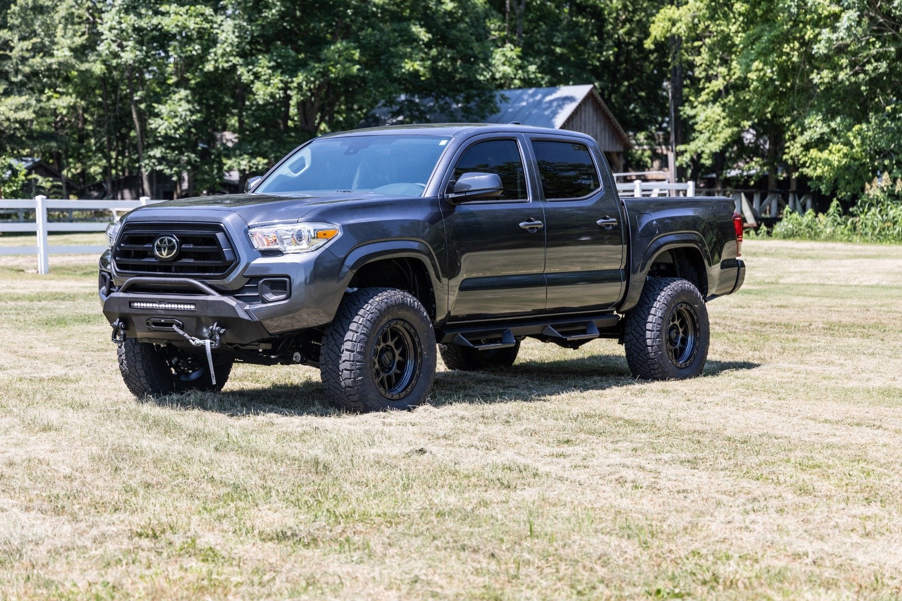 Front Bumper | Hybrid | 9500-Lb Pro Series Winch | Synthetic Rope | Toyota Tacoma | 2016-2022 | Rough Country | 10714 - Image 6